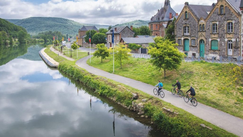 Cycling the Meuse in Haybes