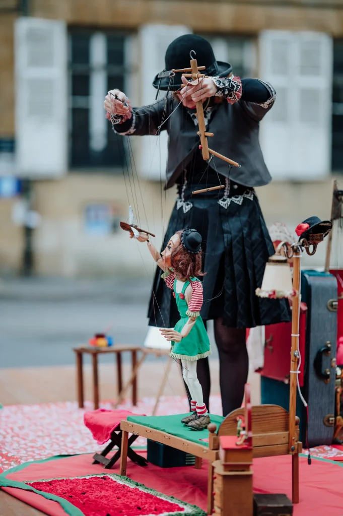 Festival mondial des théâtres de marionnettes 2025 de Charleville-Mézières dans les Ardennes