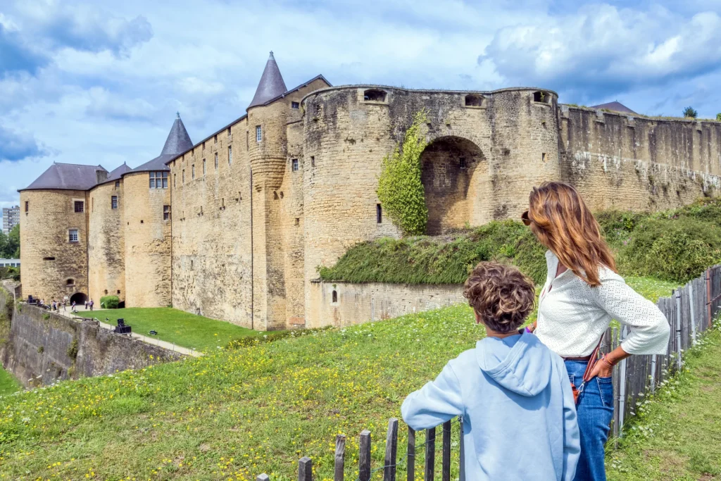 Château fort de Sedan dans les Ardennes