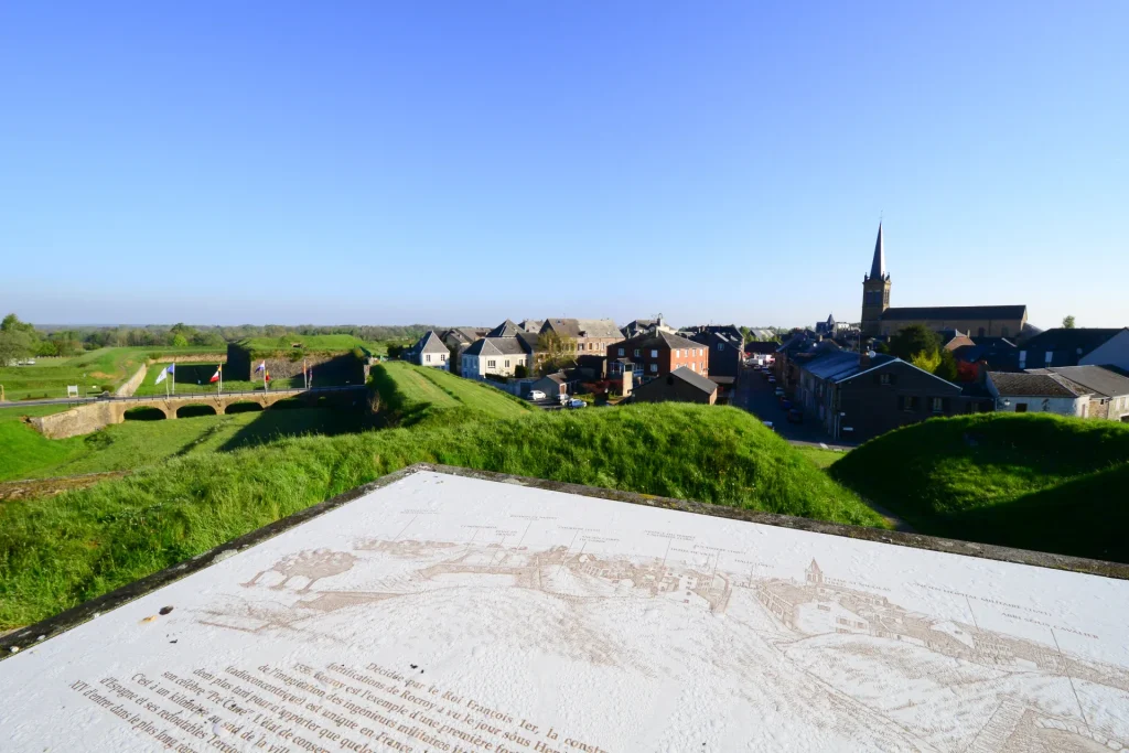 Vue sur les remparts de Rocroi cité étoilée dans les Ardennes