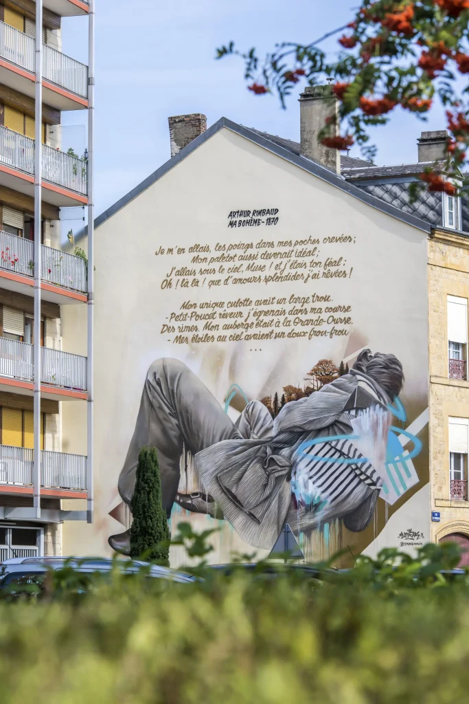 fresque street art Arthur Rimbaud à Charleville-Mézières dans les Ardennes