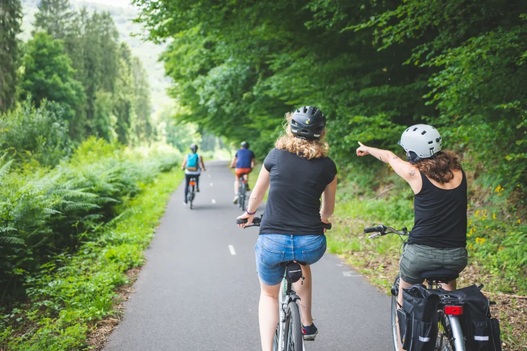 La Meuse à vélo EuroVelo 19 à Monthermé dans les Ardennes