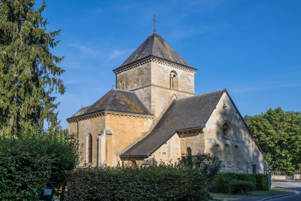 Eglise de Semuy sur la voie verte Sud Ardennes
