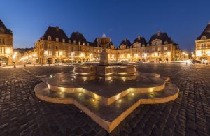 Place Ducale bei Nacht Charleville-Mézières
