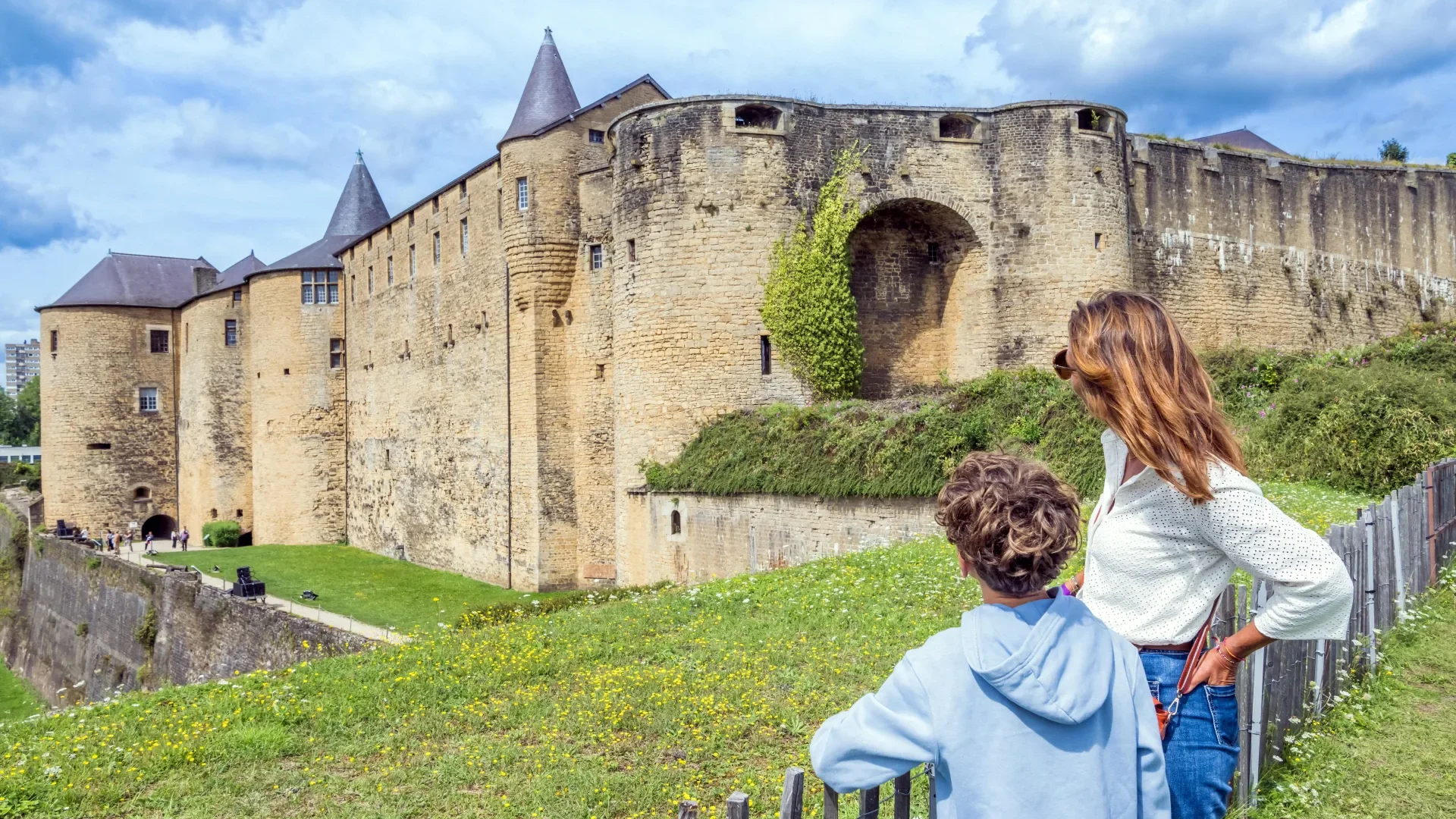 Château fort de Sedan dans les Ardennes
