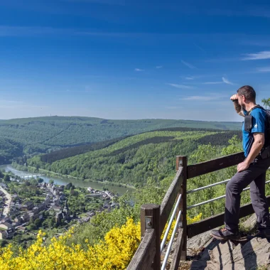 Randonnée dans les Ardennes : panorama de la Roche à Sept Heures depuis le GR 16