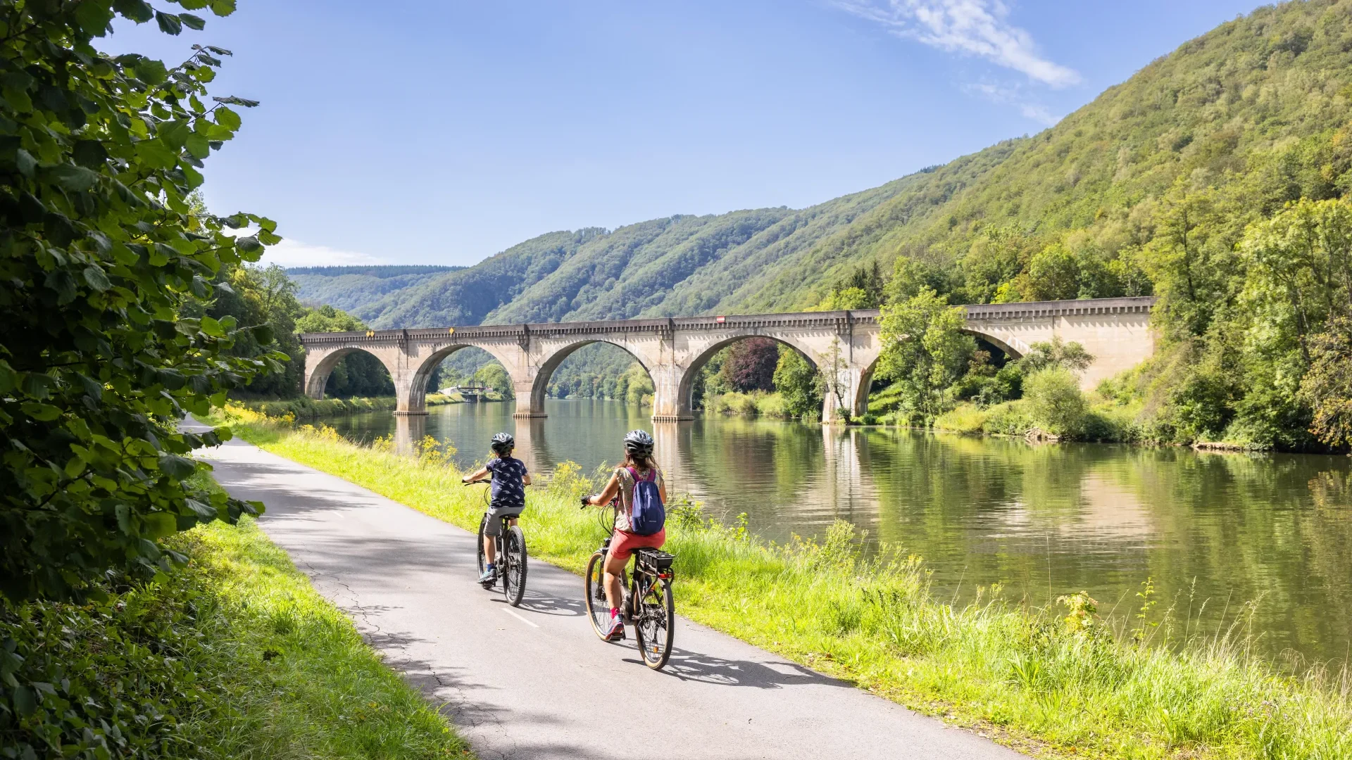 La Meuse à vélo / EuroVelo 19 dans les Ardennes