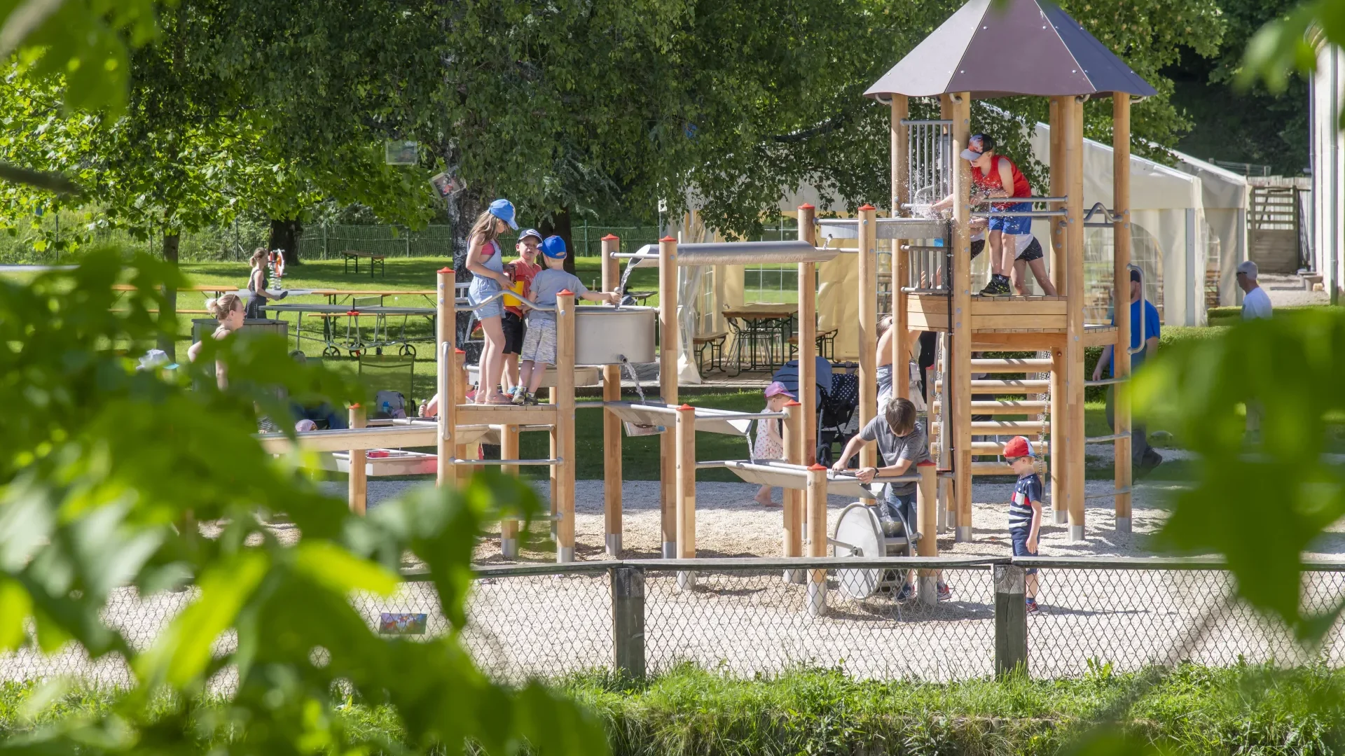 Domaine de Vendresse dans les Ardennes - aire de jeux