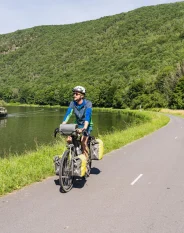 Cyclotourisme dans les Ardennes françaises sur la Meuse à vélo / Voie verte Trans-Ardennes