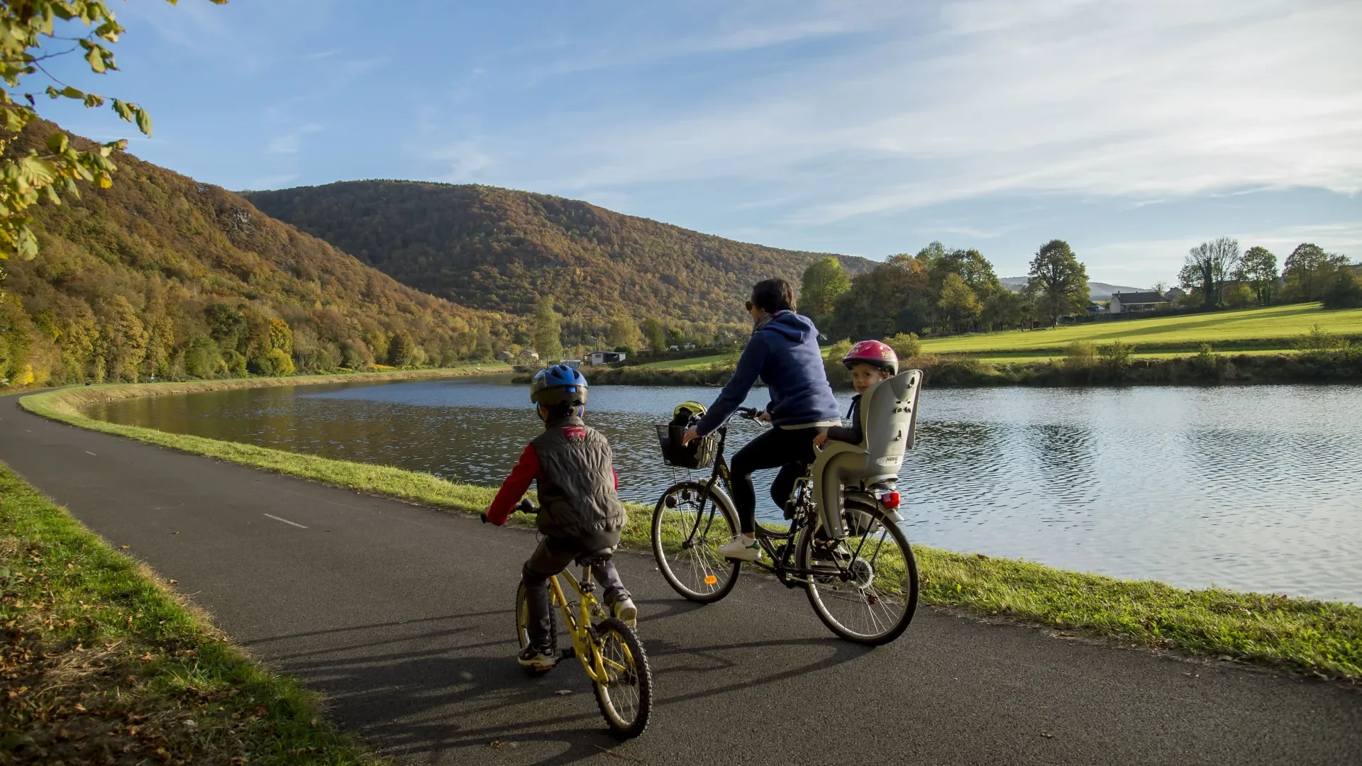 A vélo le long de la Meuse dans les Ardennes